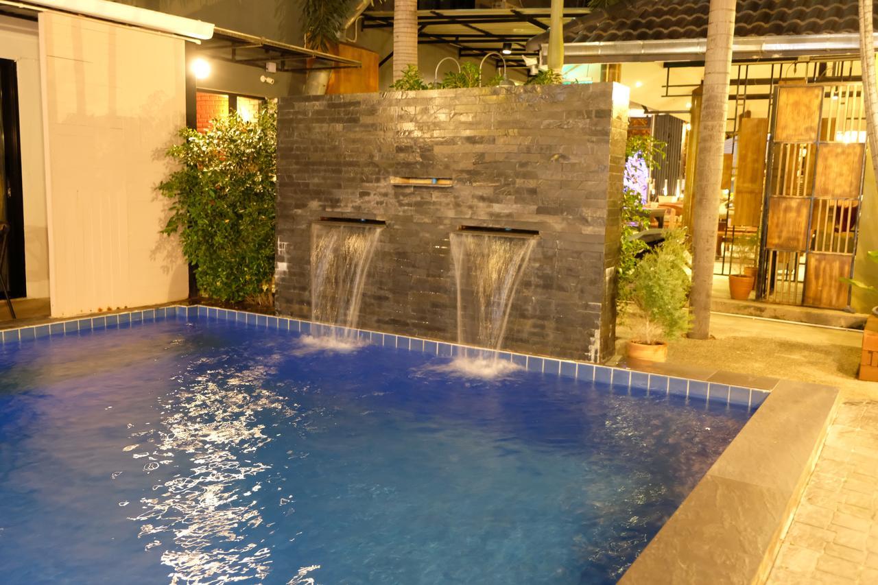 Royal Nine Hotel Kanchanaburi Exterior photo